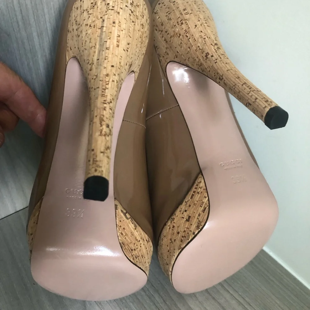 Gucci Women's Patent Leather Pink Tan Peep-Toe Heels - Picture 6 of 12